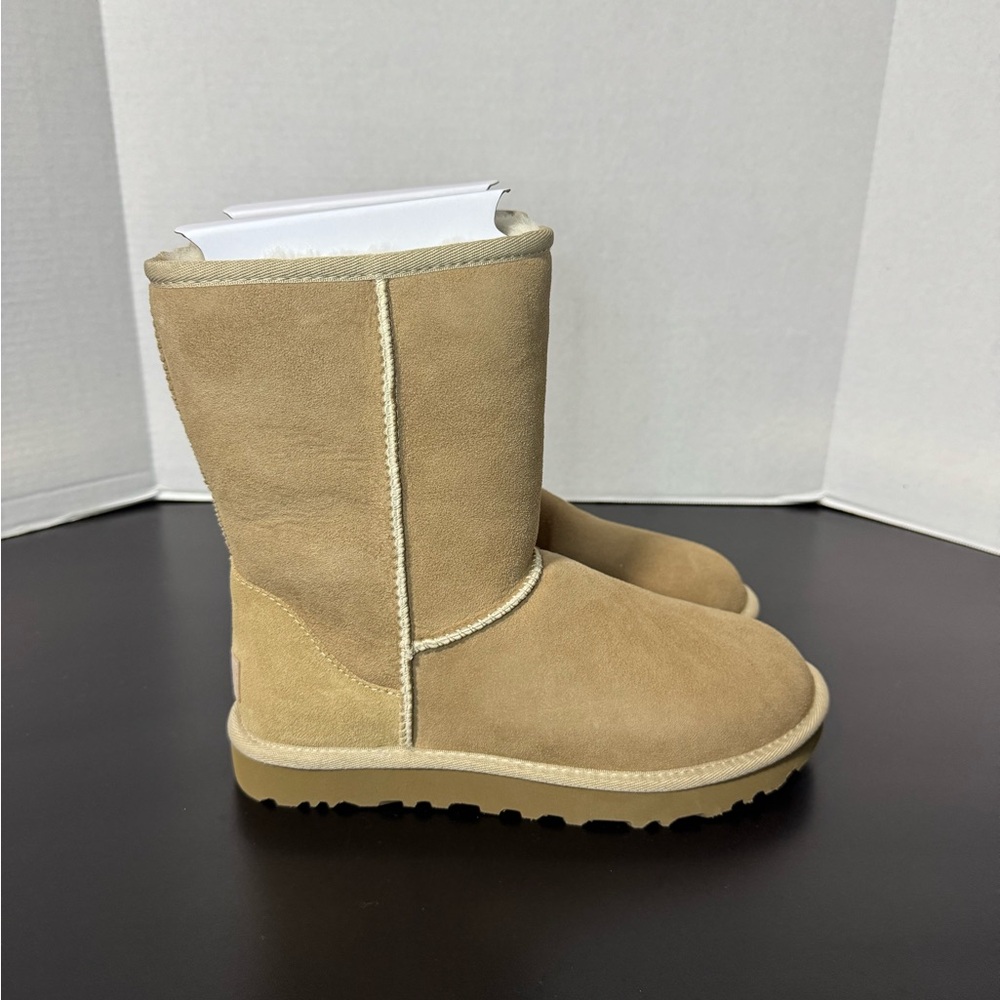 Women’s UGG classic short ll boot